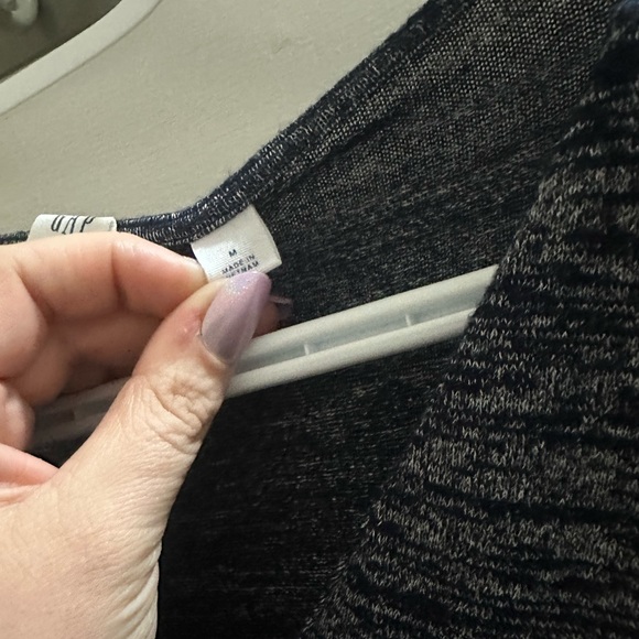 Gap wrap style long sleeve top - Picture 5 of 7